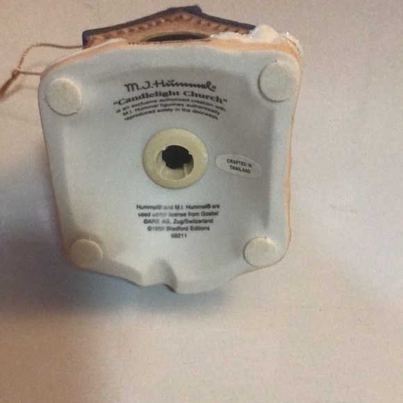 M. J. Hummel Candlelight Church ornament - Picture 3 of 11